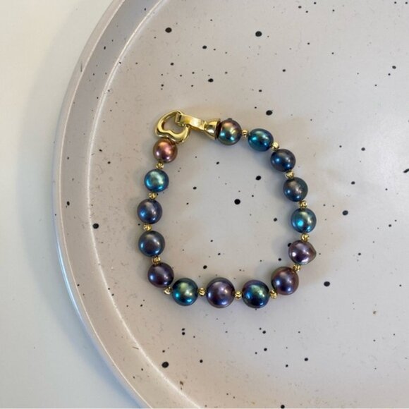 Handmade Freshwater Pearl Gold Heart Clasp Bracelet - Picture 1 of 3